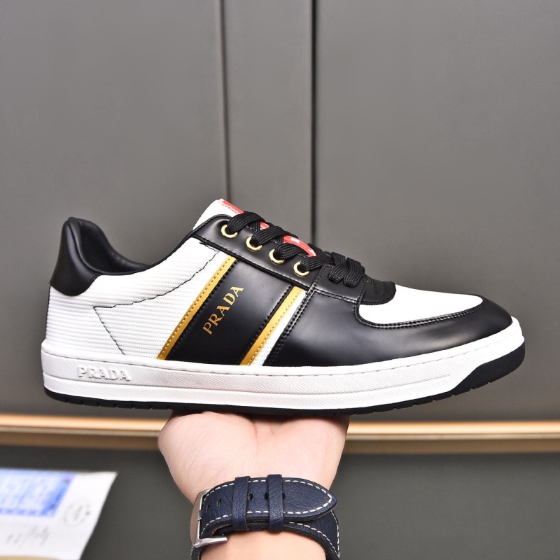 Pra*a casual shoes